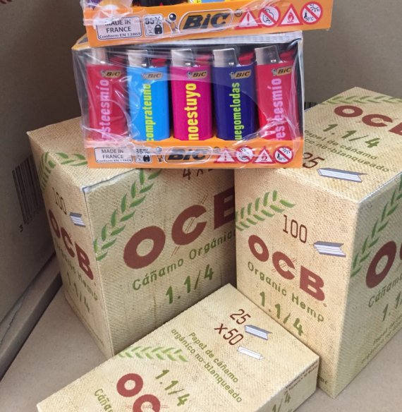 200 libritos de Papel Ocb Organico 1 1/4. 78mms. + 1 caja de Mecheros minibic de regalo. Envio gratis a Peninsula.